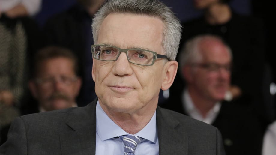 Bundesinnenminister de Maizière bei Illner: Deutschland kämpft in der Flüchtlingskrise um die Kontrolle.