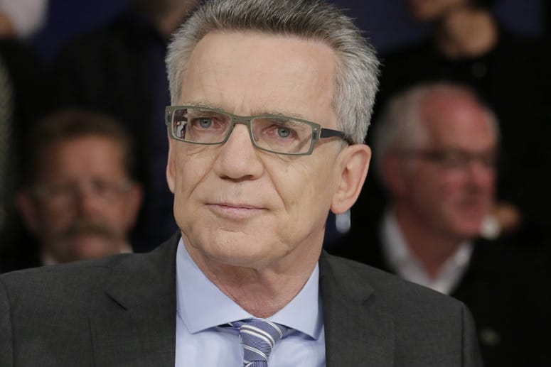 Bundesinnenminister de Maizière bei Illner: Deutschland kämpft in der Flüchtlingskrise um die Kontrolle.