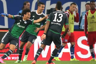 Leroy Sané (li.) lässt den FC Schalke 04 jubeln.