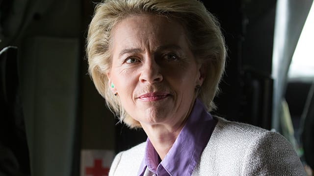 Verteidigungsministerin Ursula von der Leyen soll in ihrer Doktorarbeit falsch zitiert haben.