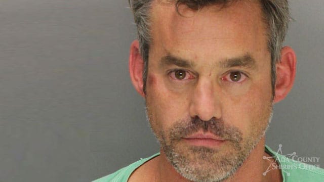 Bereits 2014 wurde Nicholas Brendon wegen Randalierens in einem Hotel festgenommen. Bereits 2014 wurde Nicholas Brendon wegen Randalierens in einem Hotel festgenommen.