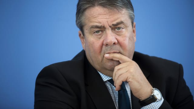 Sigmar Gabriel warnt davor, dass Deutschland in der Flüchtlingskrise an die Grenzen seiner Belastbarkeit kommt.