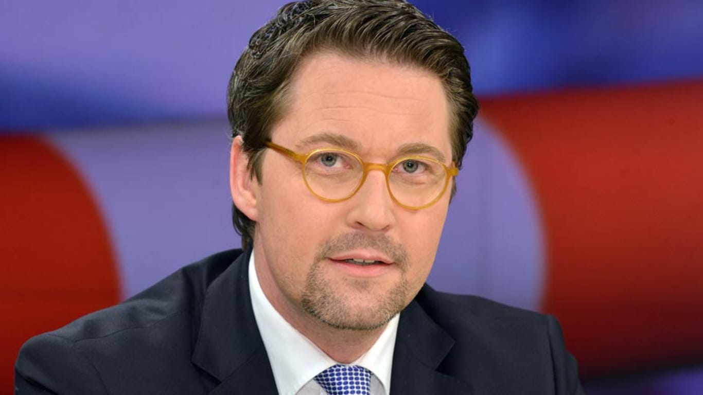 Der Generalsekretär der CSU, Andreas Scheuer, fordert einen Aufnahmestopp für Flüchtlinge.
