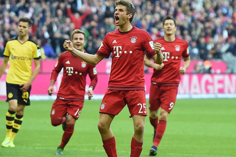 Thomas Müller freut sich über seine beiden Treffer gegen Borussia Dortmund.