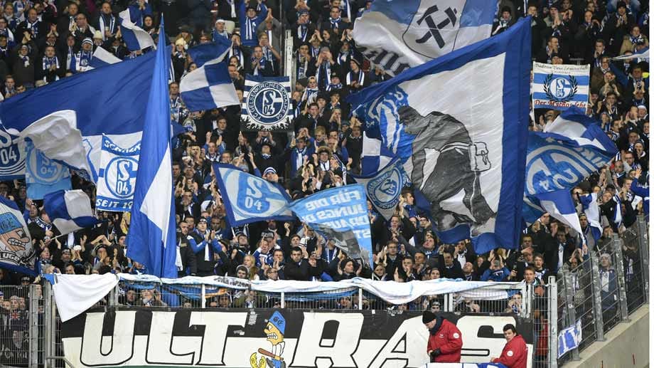 Eine Fan-Gruppierung des FC Schalke will nicht zum Derby in Dortmund reisen. Eine Fan-Gruppierung des FC Schalke will nicht zum Derby in Dortmund reisen.