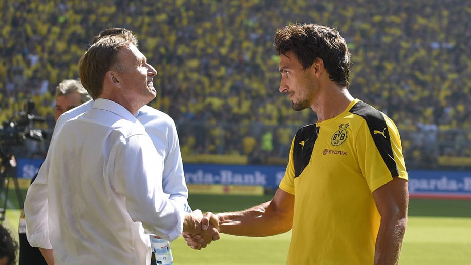 Hans-Joachim Watzke (li.) hat Redebedarf wegen der erneut öffentlich geäußerten Kritik durch BVB-Kapitän Mats Hummels. Hans-Joachim Watzke (li.) hat Redebedarf wegen der erneut öffentlich geäußerten Kritik durch BVB-Kapitän Mats Hummels.