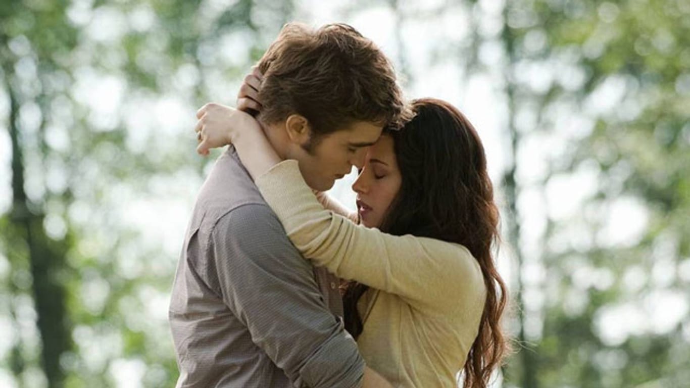 In "Life and Death: Twilight Reimagined" erzählt Stephenie Meyer die Geschichte von Edward und Bella mit vertauschten Geschlechterrollen.