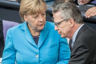 In der Flüchtlingsfrage gab es zuletzt immer wieder Unstimmigkeiten zwischen Merkel und de Maizière.