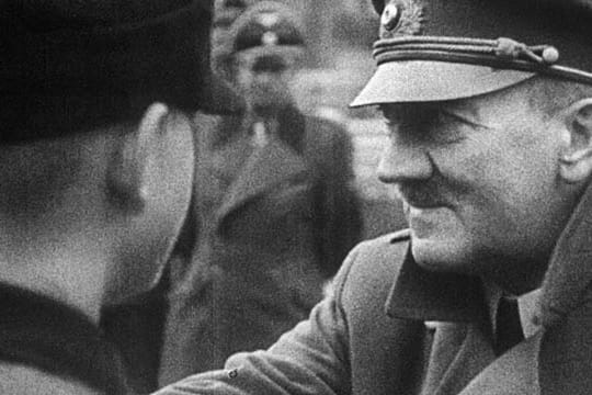 Geschlagen, gescheitert, am Ende: Adolf Hitler wenige Tage vor seinem Selbstmord.