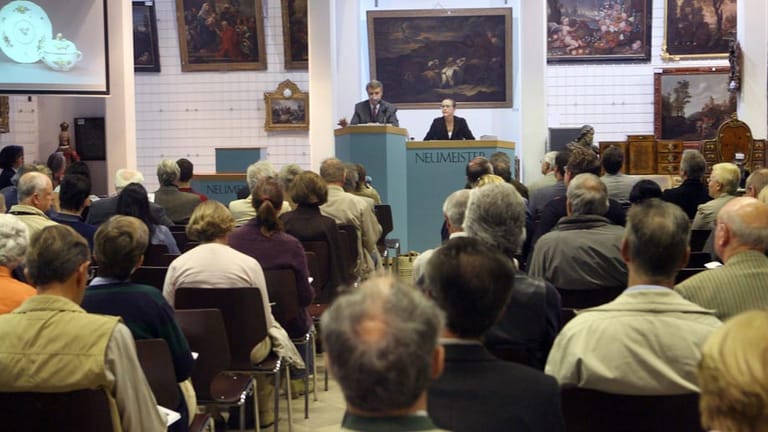 In München, nur einen Steinwurf vom Areal der Pinakotheken entfernt, befindet sich das Kunstauktionshaus Neumeister.