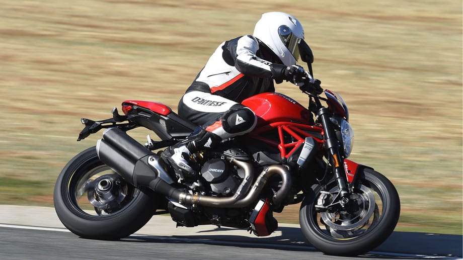 Ducati reagiert mit der neuen Monster 1200R auf die Dominanz von BMW und KTM bei den Power-Naked-Bikes.