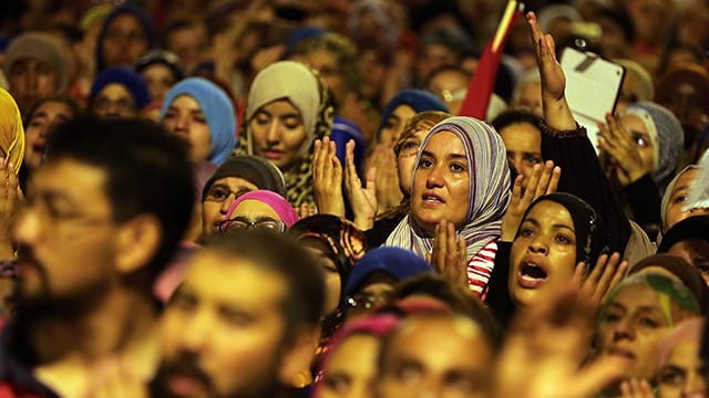 In Tunis begannen die Demonstrationen für eine pluralistische Demokratie.