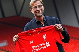 Jürgen Klopp ist bei seiner Vorstellung in Liverpool bestens gelaunt.
