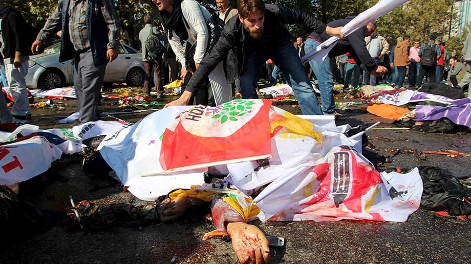 86 Menschen sind tot, 186 verletzt, meldet das türkische Gesundheitsministerium.
