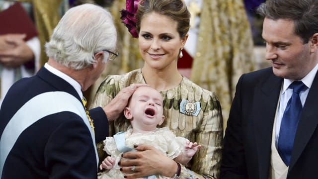 Auch Opa Carl XVI. Gustaf konnte Prinz Nicolas nicht beruhigen.