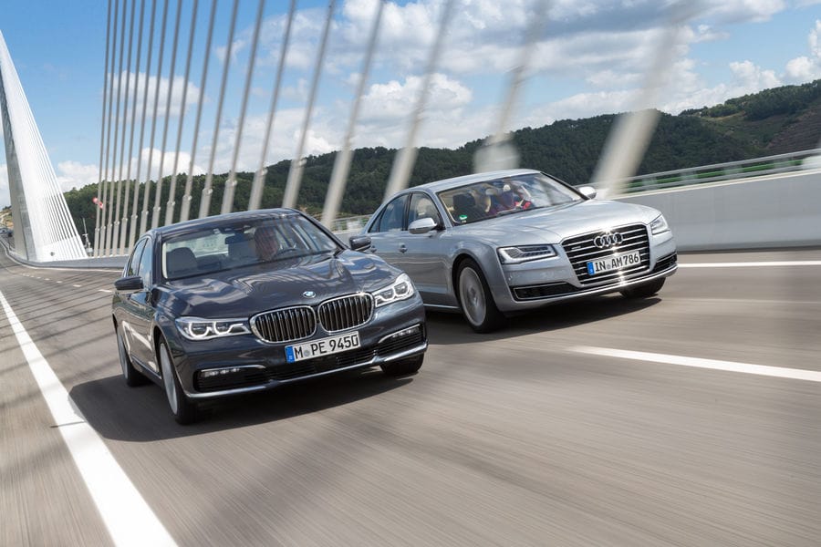 Luftgefedert, carbonversteift und von feinster Elektronik assistiert, will der neue BMW 7er an die Spitze der Luxuslimousinen schweben.