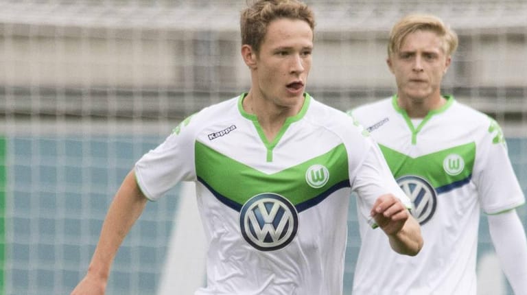Wolfsburgs Nachwuchs am Ball, hier Paul Jaeckel in der UEFA Youth League.