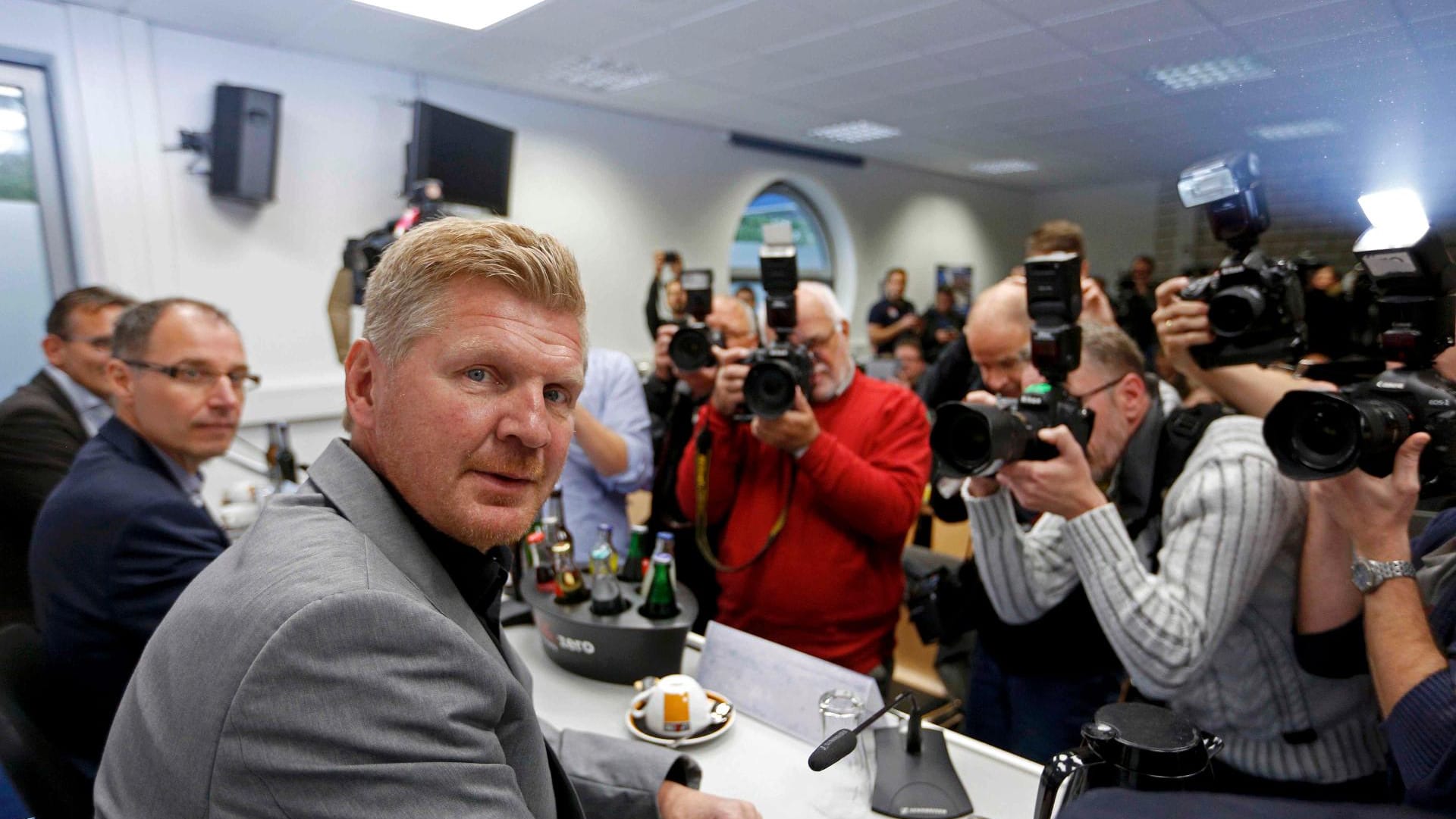 Im Presseraum des SC Paderborn herrschte wegen der Vorstellung von Stefan Effenberg ein Riesenandrang. Im Presseraum des SC Paderborn herrschte wegen der Vorstellung von Stefan Effenberg ein Riesenandrang.