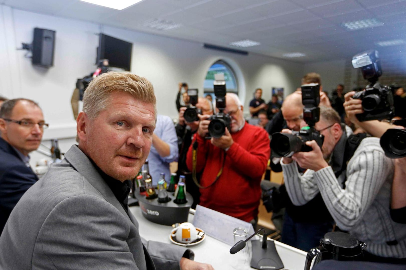Im Presseraum des SC Paderborn herrschte wegen der Vorstellung von Stefan Effenberg ein Riesenandrang.