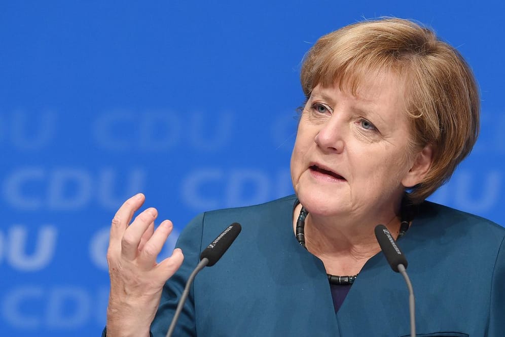 Angela Merkel hat ihren Kurs in der Flüchtlingspolitik erneut verteidigt.