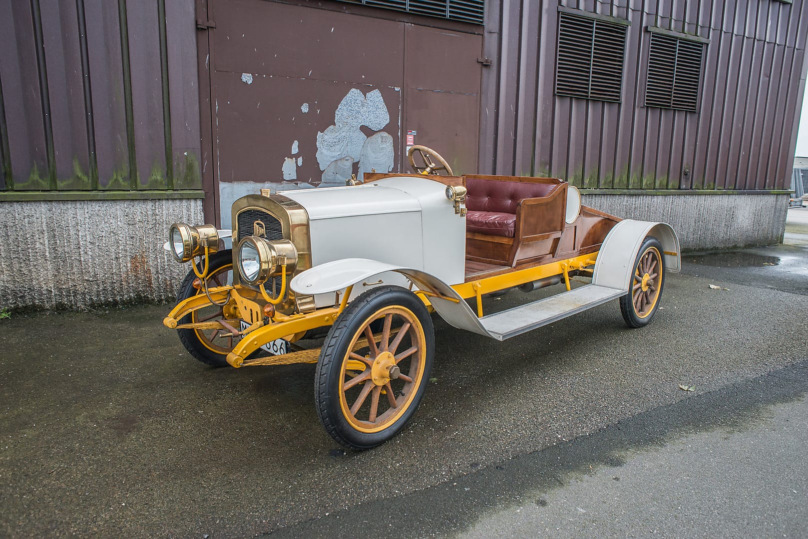Den Delahaye Type 32 von 1910 mit Roadster-Karosserie schätzen die Experten auf 12.000 Euro.