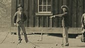 Tatsächlich ist hier (links im Bild) der berühmte Revolverheld Billy the Kid zu sehen.