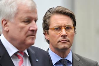 Geben sich mit dem verabschiedeten Asyl-Gesetzespaket nicht zufrieden: Horst Seehofer und Andreas Scheuer (beide CSU).