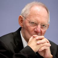 Er rechnet und rechnet und rechnet: Finanzminister Wolfgang Schäuble (CDU).