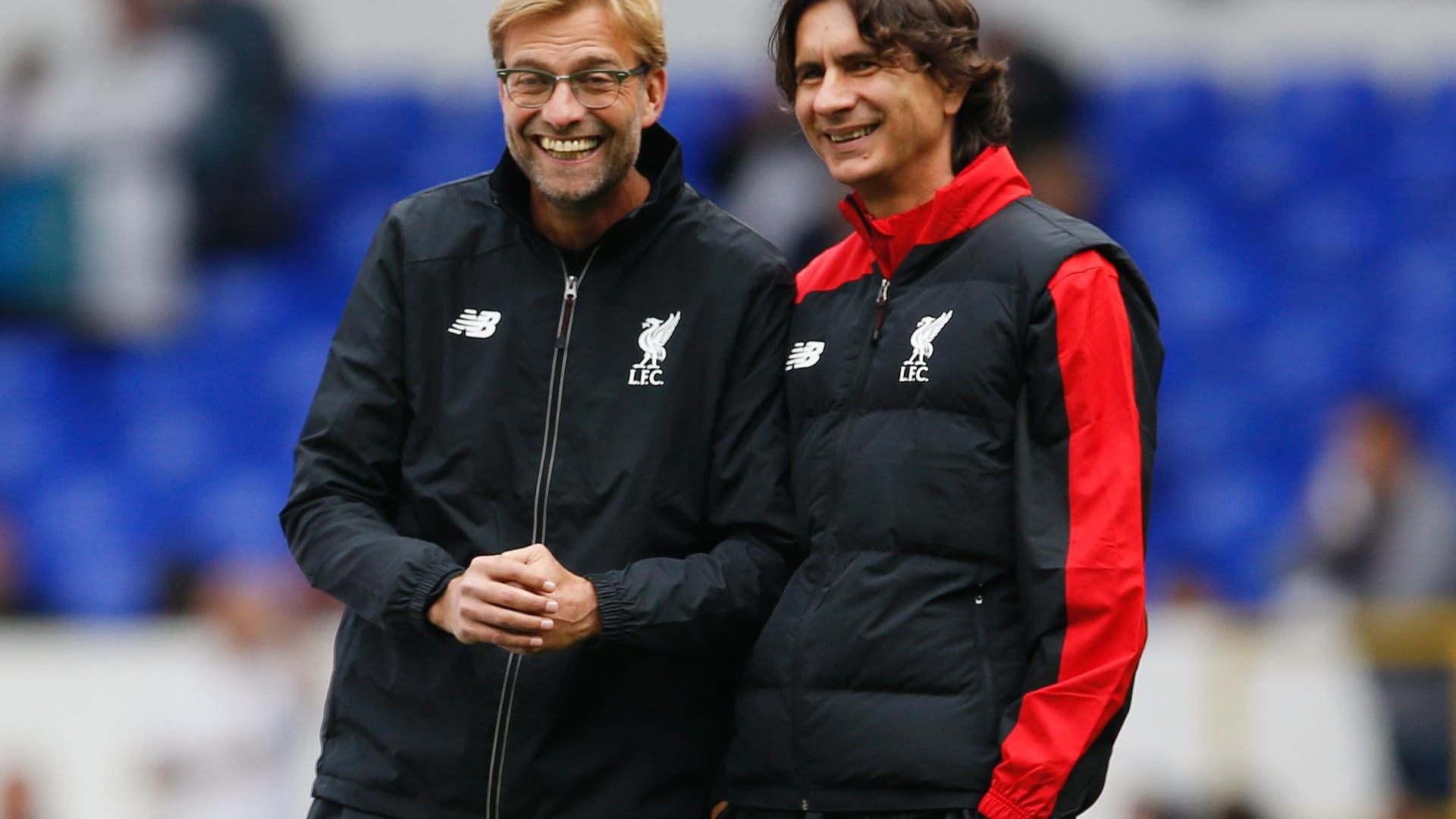 Und seinen ehemaligen BVB-Cotrainer Zeljko Buvac (re.) hat der frühere Dortmunder gleich mitgebracht.