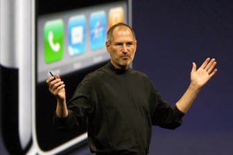 Am 9. Januar 2007 stellte Steve Jobs das erste Apple iPhone vor.