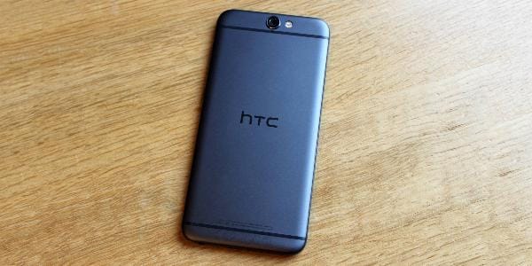 Das HTC One A9 steckt in einem Unibody-Gehäuse aus Aluminium ...