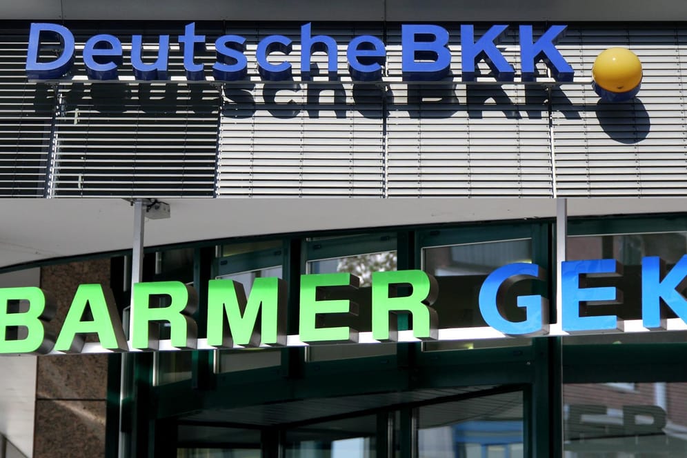 Die Betriebskrankenkasse Deutsche BKK will offenbar bei der Ersatzkasse Barmer/GEK Unterschlupf suchen.