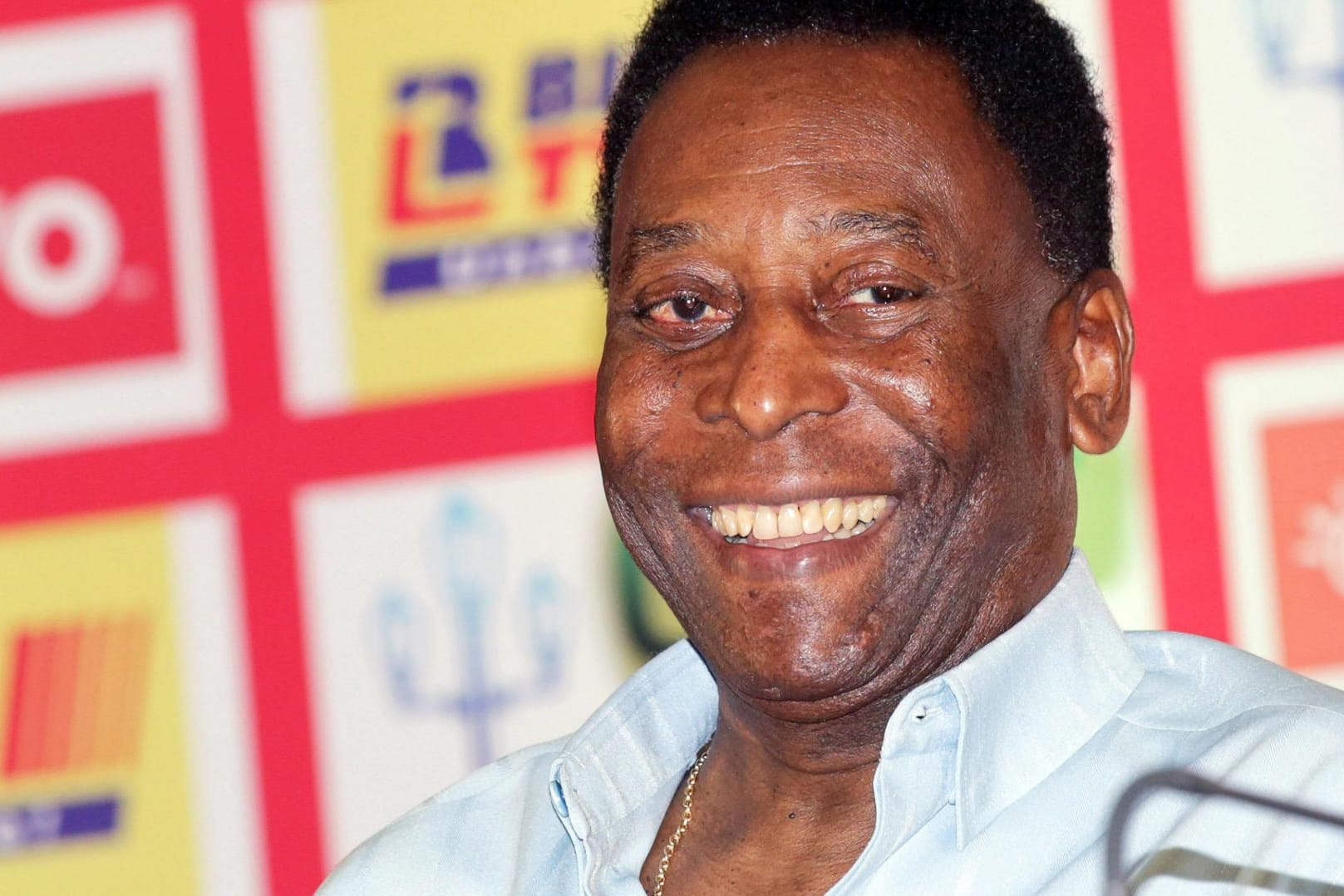 Der Weltfußballer des Jahrhunderts Pelé hat heute allen Grund zu feiern: Er wird 75.