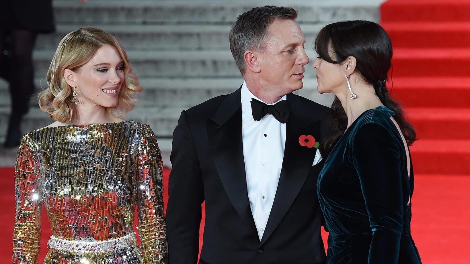 Daniel Craig mit den Bond-Girls Monica Bellucci (r.) und Léa Seydoux in London.