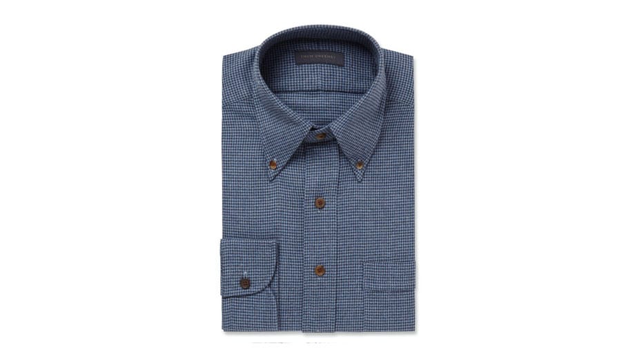 Button-Down Hemden wie das Modell mit Hahnentritt von Thom Sweeney (um 305 Euro bei MrPorter) wirken eher sportlich und eignen sich deswegen für informelle Zwecke.