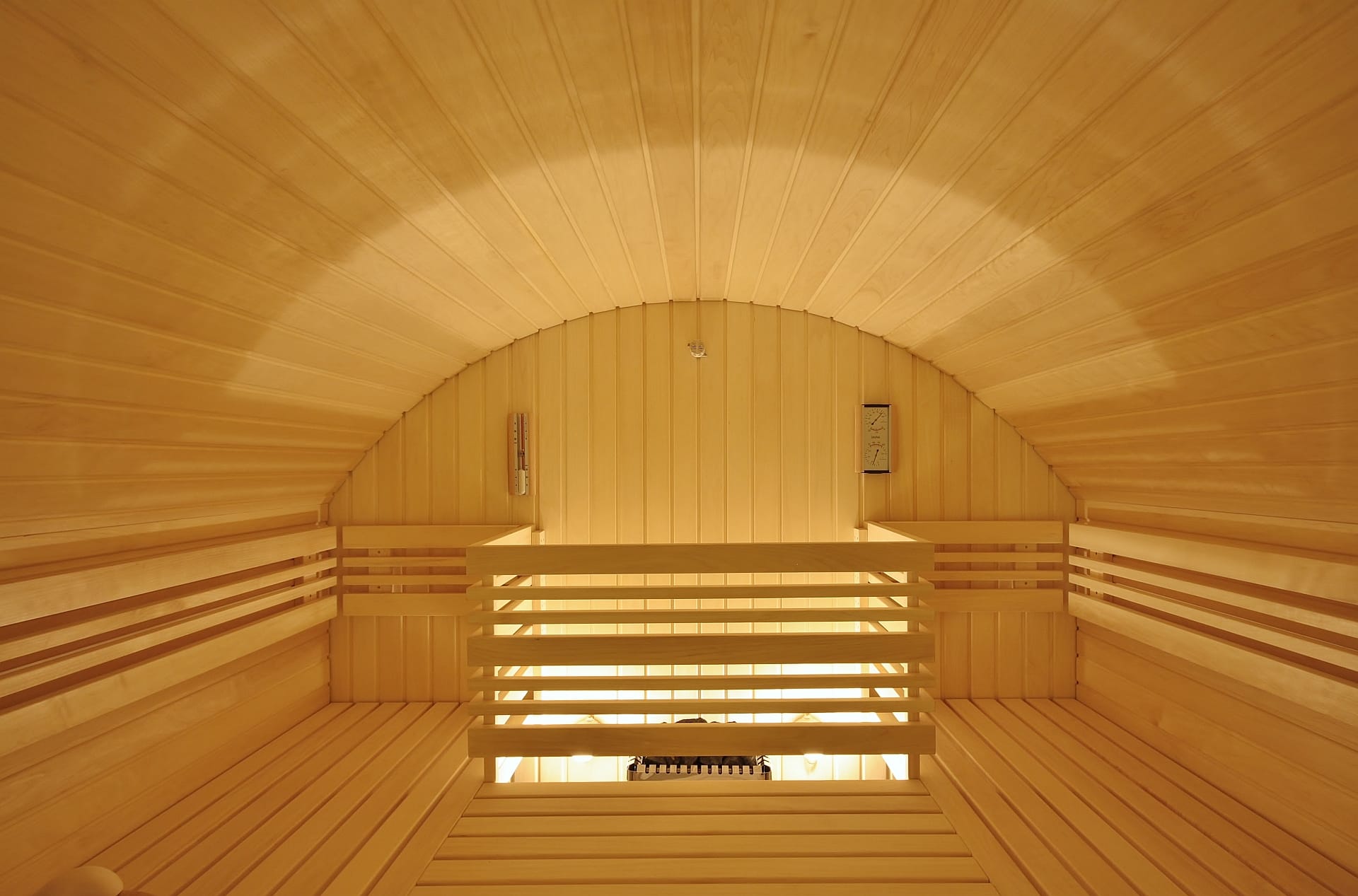 Die Wohlfühl-Höhle: Runde Saunen vermitteln im Inneren ein ganz anderes Raumgefühl als mit rechtwinkligen Wänden.