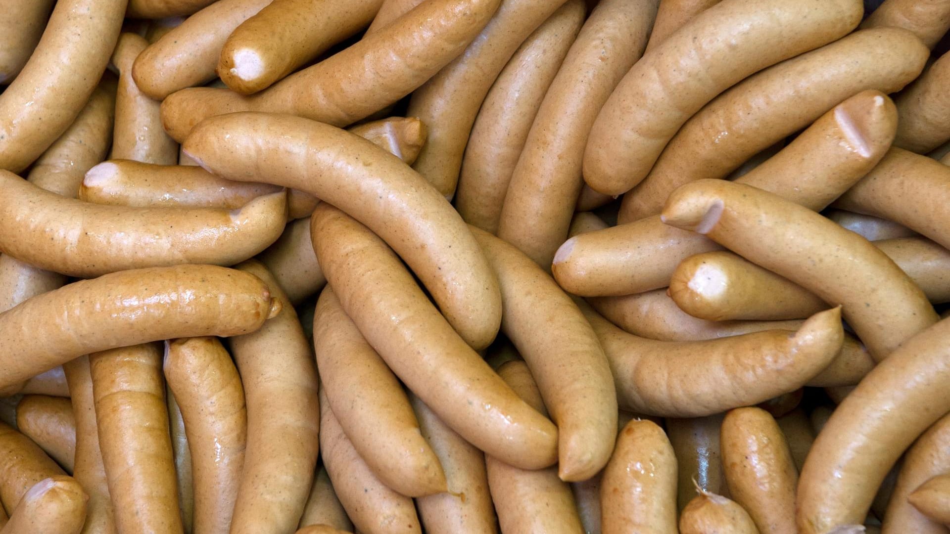 Zu viel Wurst erhöht das Krebsrisiko - ein völliger Verzicht ist aber offenbar unnötig. Würstchen