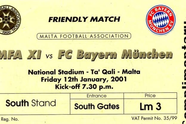 Eine Eintrittskarte für das Freundschaftsspiel im Jahr 2001 zwischen Malta und den Bayern.