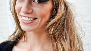 Natürliche Schönheit, gewinnendes Lächeln: Rafael van der Vaarts neue Flamme Christie Bokma modelt in der aktuellen Kampagne des holländischen Online-Shops "Je m'appelle".
