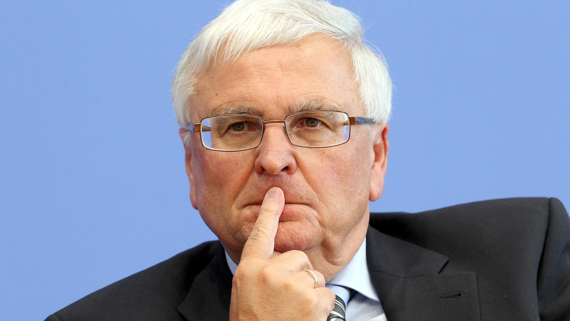 Denkt über eine Strafanzeige nach: Ex-DFB-Präsident Theo Zwanziger.