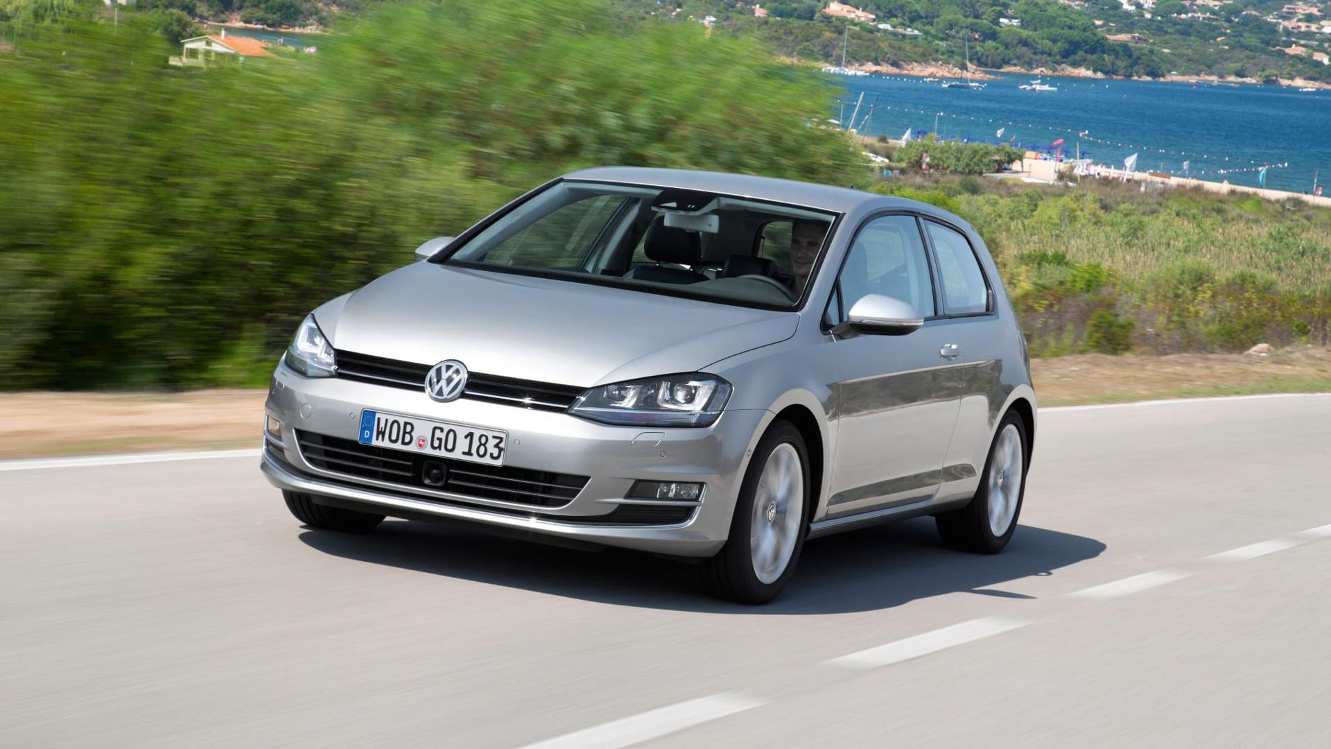 VW Golf: 2,0 TDI mit 150 PS und Sechsgang-Handschaltung, Euro-6. Golf Cabrio mit 2,0 TDI (110 PS) und Fünfgang-Schaltgetriebe, Euro-6.