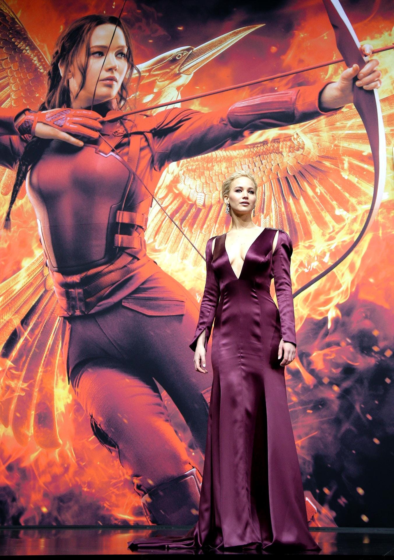 Die Darstellerin der Katniss Everdeen war in ihrer violetten Robe eindeutig der Star des Abends.
