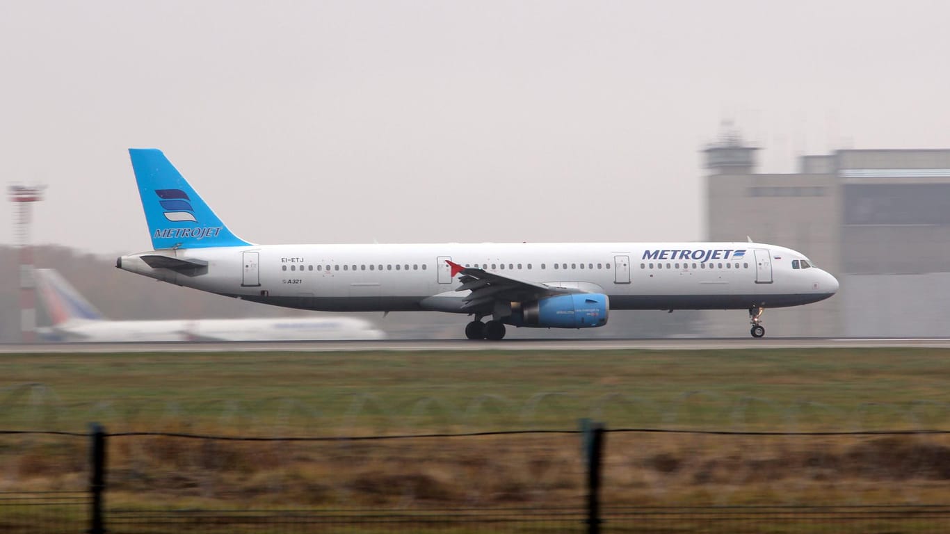 Dieser Flugzeugtyp Airbus A321 der russischen Fluglinie Metrojet ist über der ägyptischen Halbinsel Sinai abgestürzt.