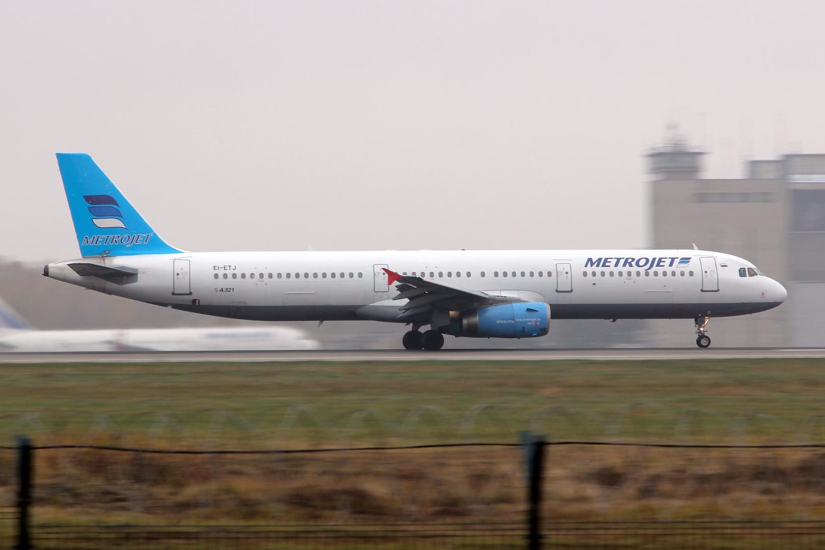 Dieser Flugzeugtyp Airbus A321 der russischen Fluglinie Metrojet ist über der ägyptischen Halbinsel Sinai abgestürzt.