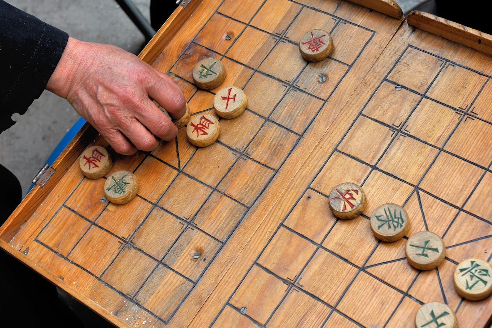 Beim Xiangqi müssen Sie statt einem König den General des Gegner schachmatt setzen.