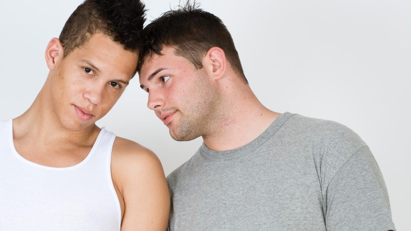 Schwule Jugendliche werden oft diskriminiert.