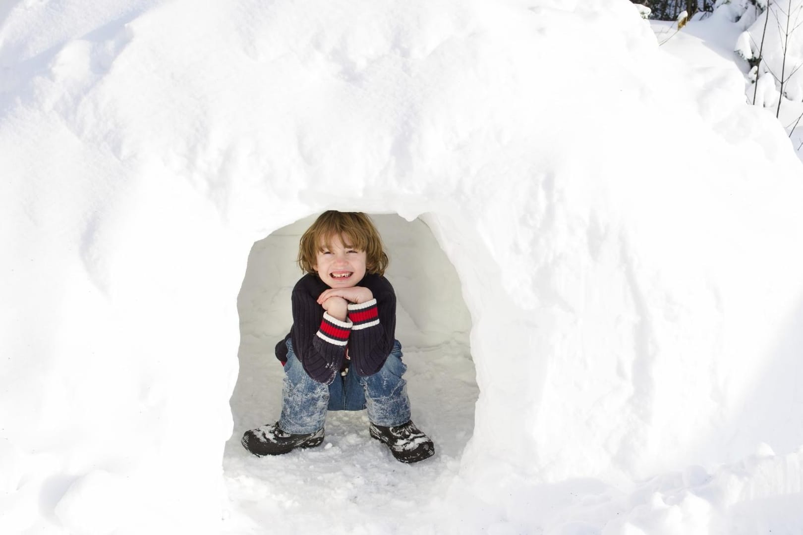 Für Kinder ist es äußerst aufregend, im selbstgebauten Iglu zu spielen.