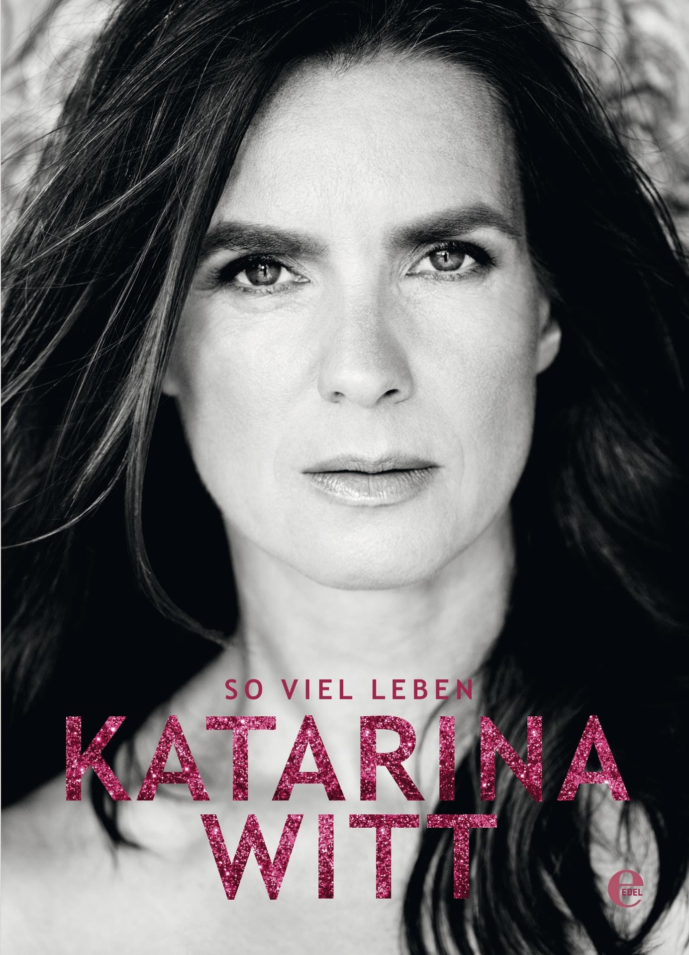 Katarina Witt öffnet ihr ganz privates Bildarchiv und gestattet in ihrem Bildband "Katarina Witt - So viel Leben" ungewohnte Einblicke.