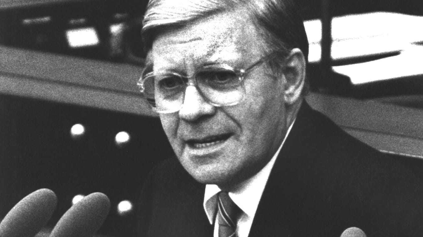 "Noch habe ich das Recht hier zu reden": Helmut Schmidt am 1. Oktober 1982 im Bundestag.