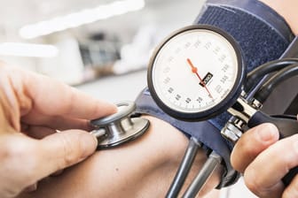Herzpatienten sollten einer neuen Studie zufolge ihren Blutdruck stärker senken.